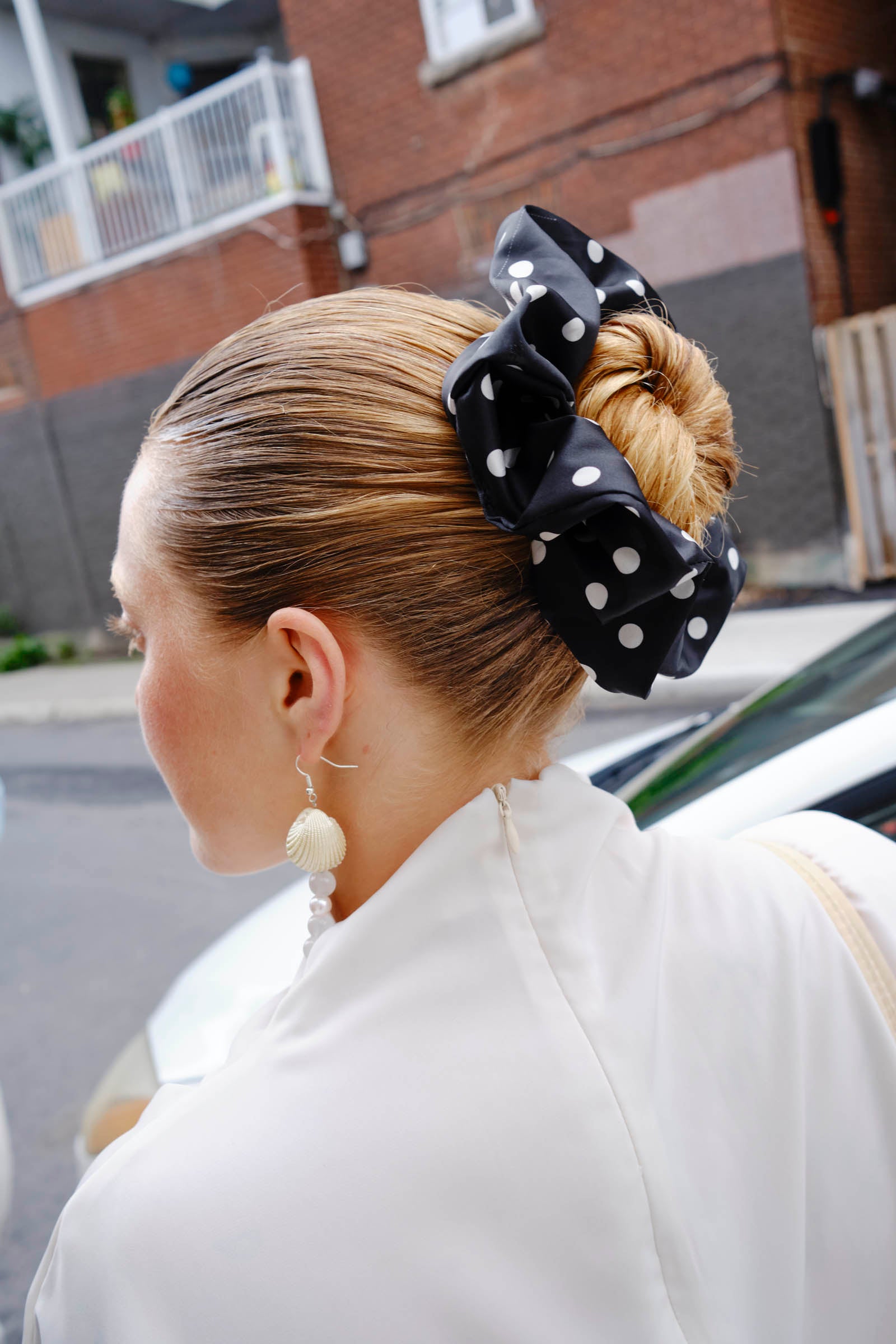 Scrunchie Dots Black