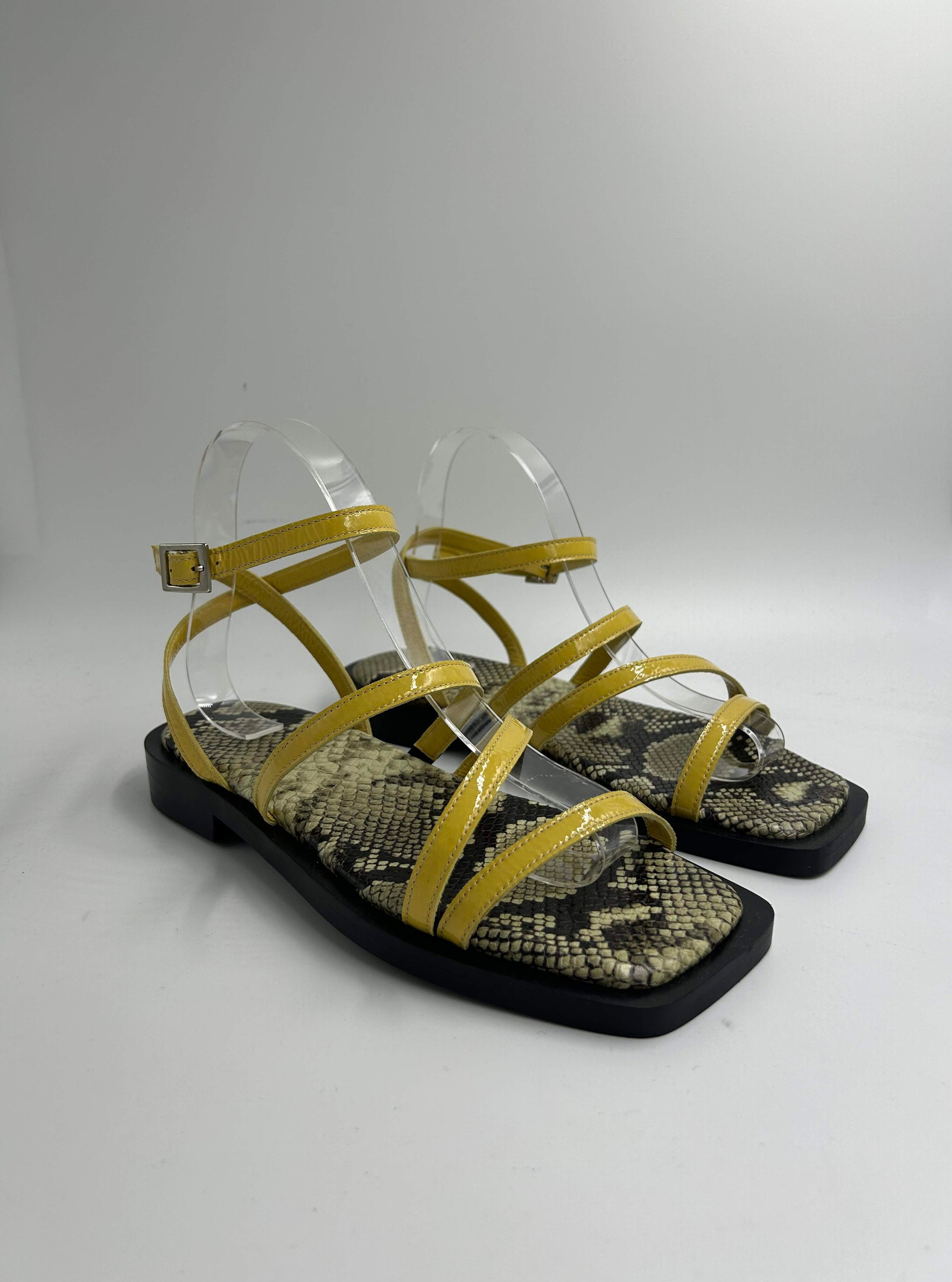 Sample Pavia Banana Sandal 38