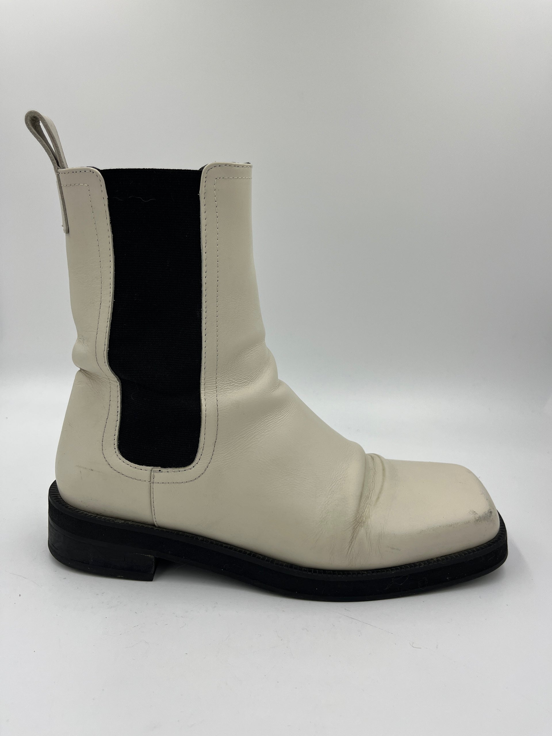 Second Hand Mora Cream Boot 38