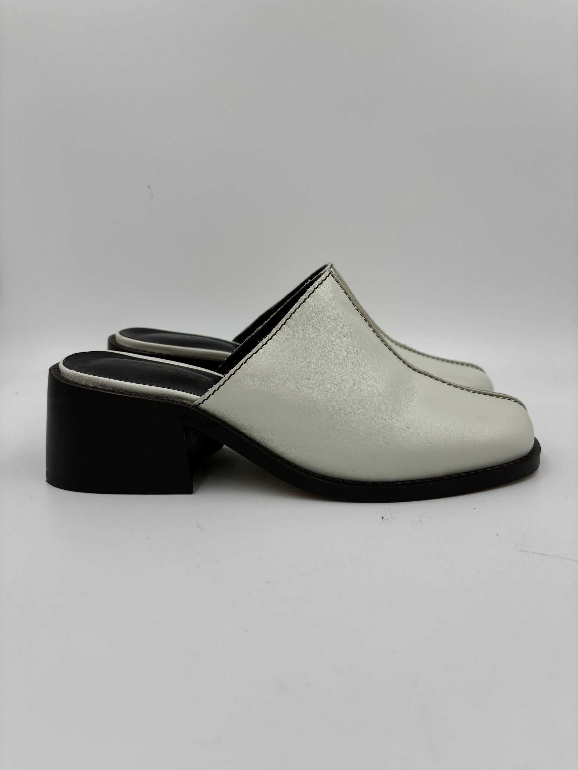 Second Hand Safara Cream Mule 39