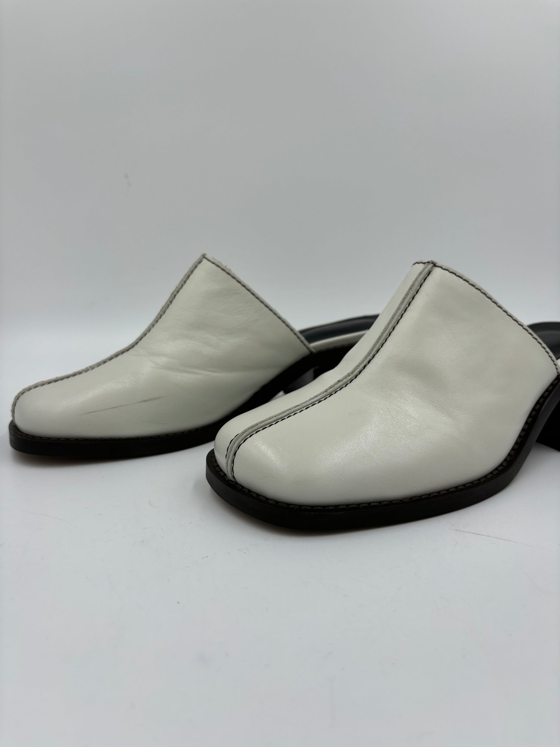 Second Hand Safara Cream Mule 39